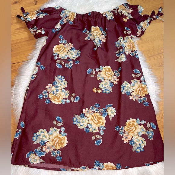 Xhilaration Dresses & Skirts - Xhiliration Maroon Floral Off the Shoulder Midi Dress Size Medium
